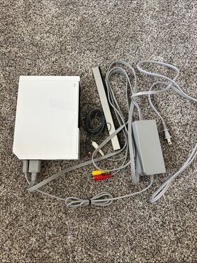 Nintendo White Wii Console with Sensor Bar and Cables